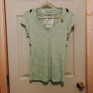 NWT Rebook T-shirt